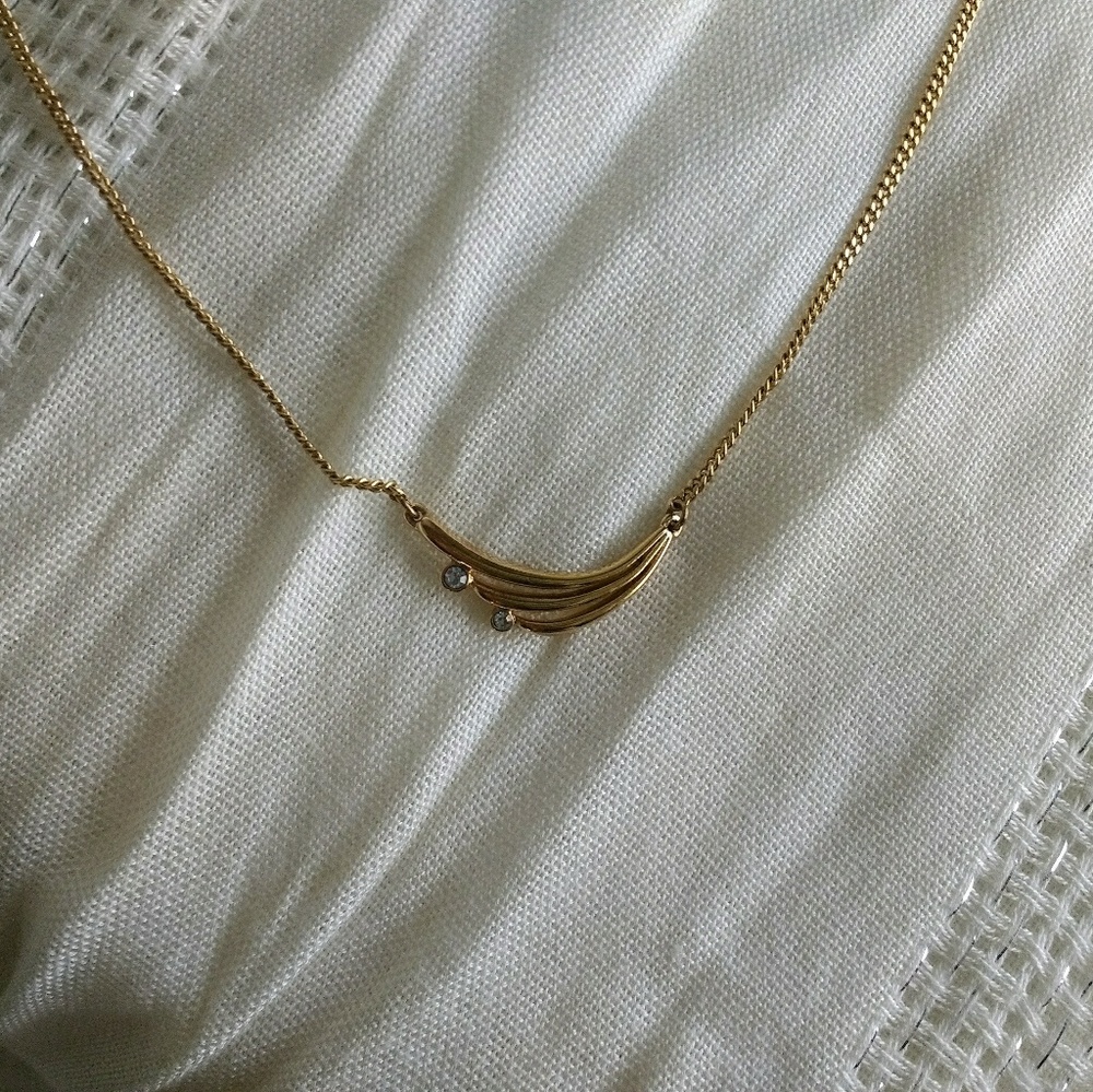 2/$20! Vintage Avon Comet Tail Necklace